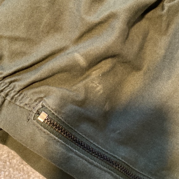 H&M Divided Mens Army Green Tapered Twill Joggers with Zips Size 34 - Picture 6 of 6